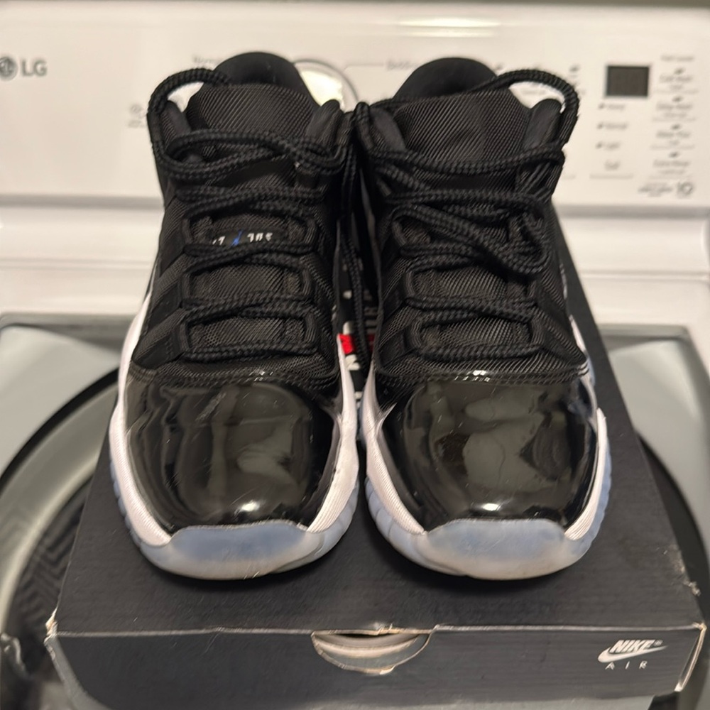 Air Jordan 11 Low size 6.5 gently worn